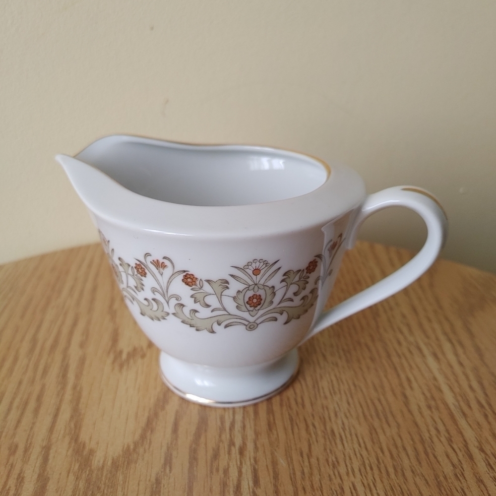 Dynasty Floret Japan fine china Creamer‎